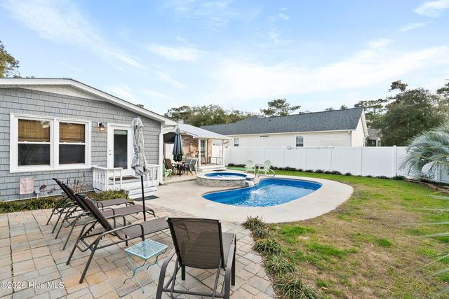 313 Keziah Street, Oak Island, NC 28465