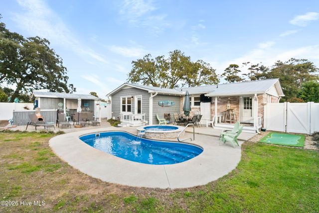 313 Keziah Street, Oak Island, NC 28465