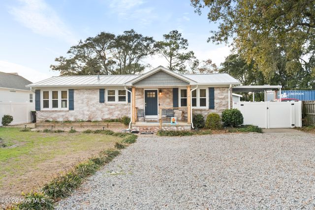 313 Keziah Street, Oak Island, NC 28465