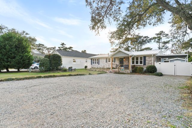 313 Keziah Street, Oak Island, NC 28465