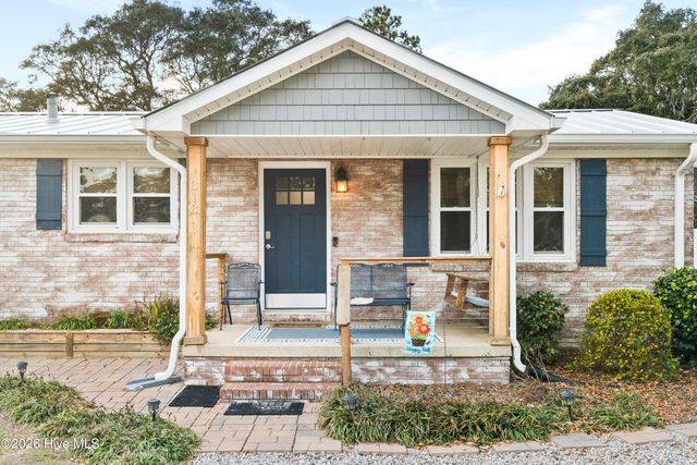 313 Keziah Street, Oak Island, NC 28465