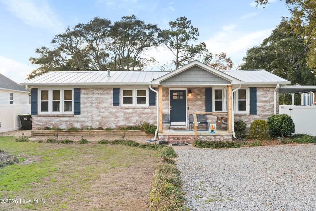 313 Keziah Street, Oak Island, NC 28465