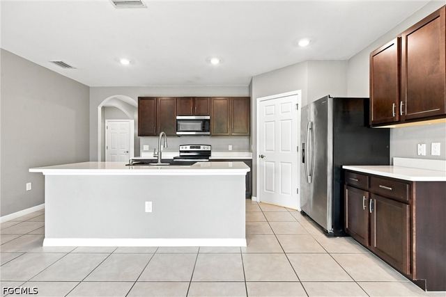 3180 Cozumel CT, Cape Coral, FL 33909