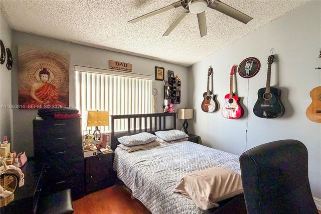 20816 NW 3rd Ln, Pembroke Pines, FL 33029