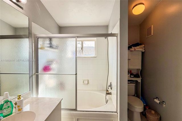 20816 NW 3rd Ln, Pembroke Pines, FL 33029