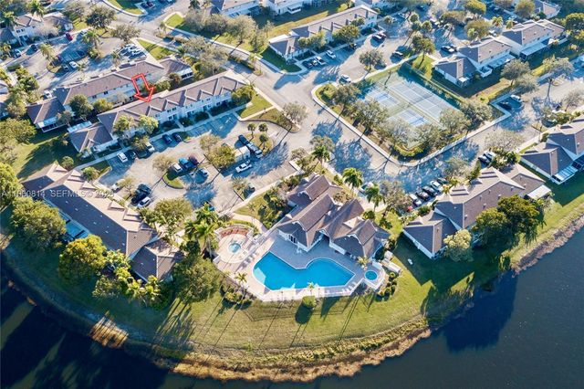 20816 NW 3rd Ln, Pembroke Pines, FL 33029