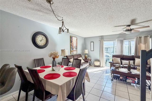 20816 NW 3rd Ln, Pembroke Pines, FL 33029