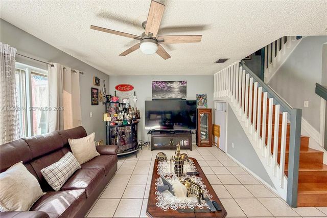 20816 NW 3rd Ln, Pembroke Pines, FL 33029