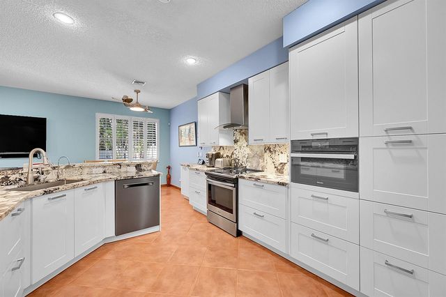 2922 Port Royale Lane S, Fort Lauderdale, FL 33308