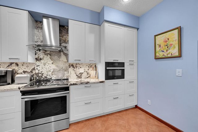 2922 Port Royale Lane S, Fort Lauderdale, FL 33308