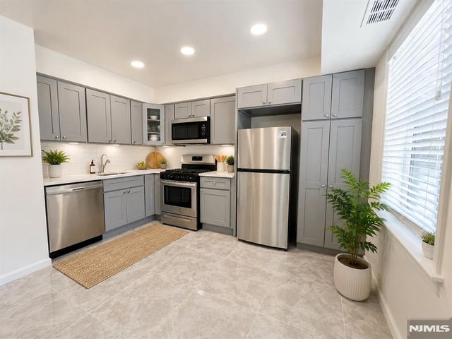 700 Schuyler Avenue D14, Kearny, NJ 07032