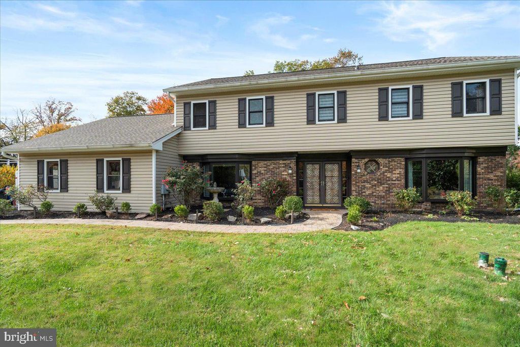 329 SHERWOOD DR, Yardley, PA 19067