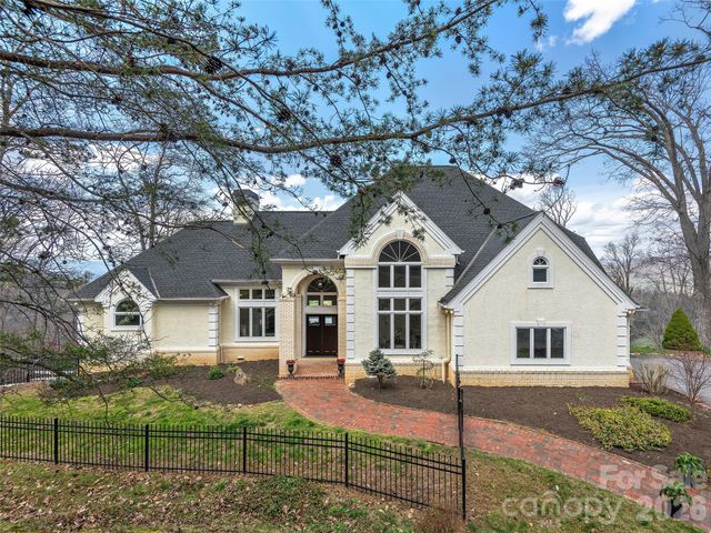 33 Elk Ridge Drive, Asheville, NC 28804