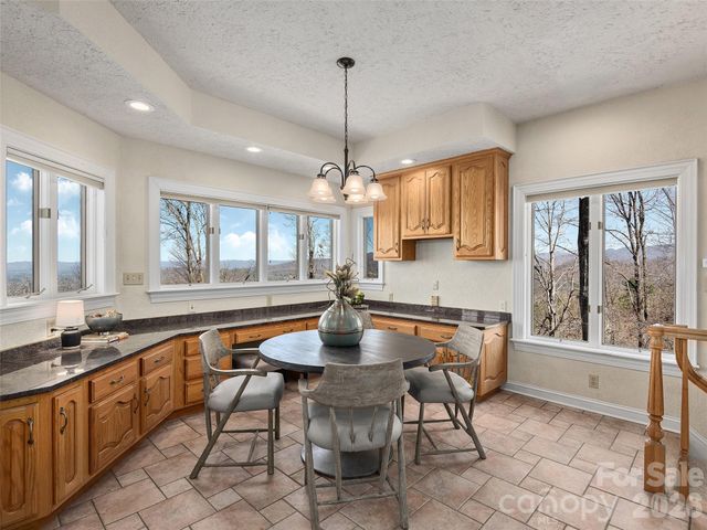 33 Elk Ridge Drive, Asheville, NC 28804