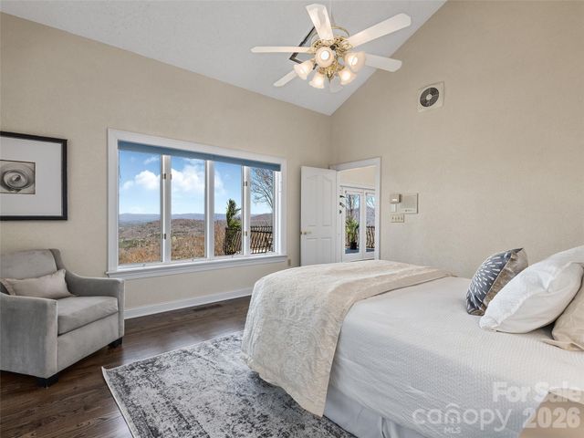 33 Elk Ridge Drive, Asheville, NC 28804