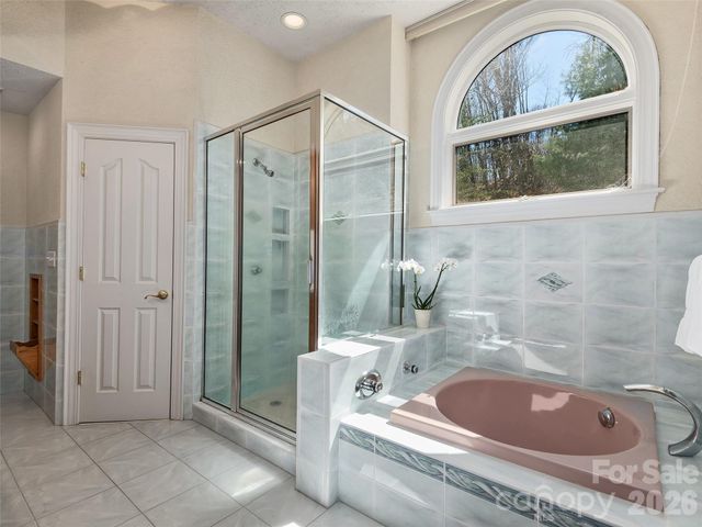 33 Elk Ridge Drive, Asheville, NC 28804