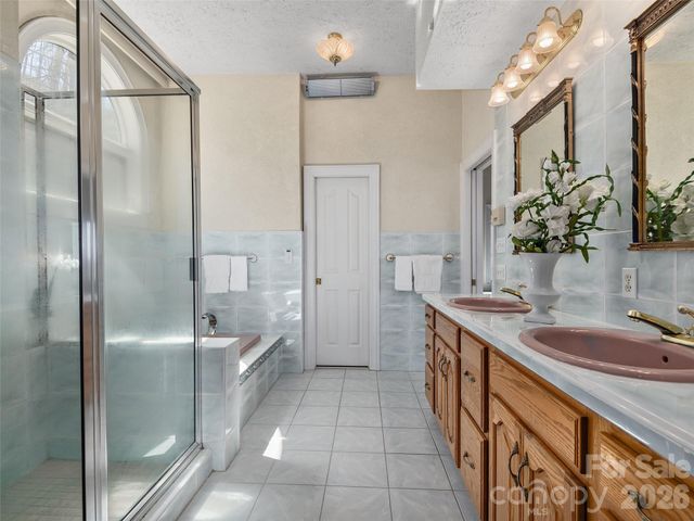 33 Elk Ridge Drive, Asheville, NC 28804