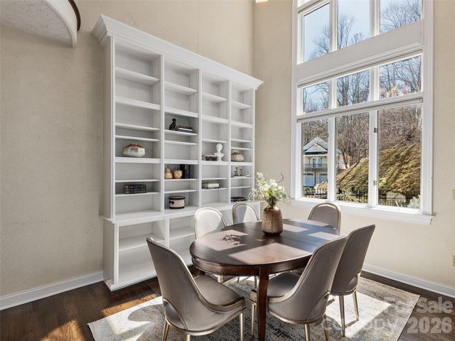 33 Elk Ridge Drive, Asheville, NC 28804