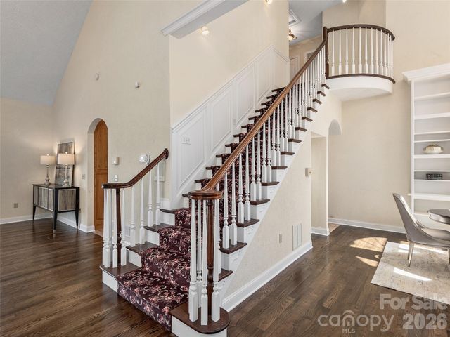 33 Elk Ridge Drive, Asheville, NC 28804