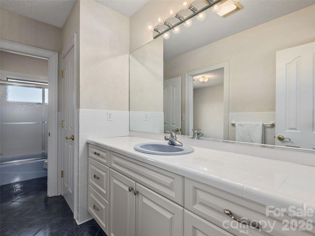 33 Elk Ridge Drive, Asheville, NC 28804