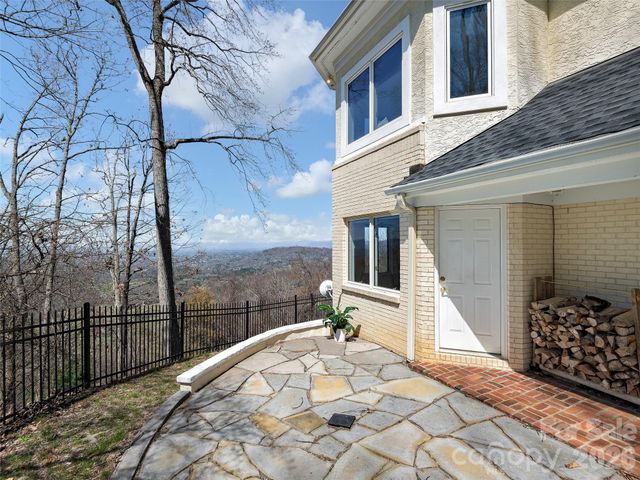 33 Elk Ridge Drive, Asheville, NC 28804