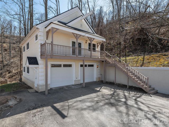 33 Elk Ridge Drive, Asheville, NC 28804
