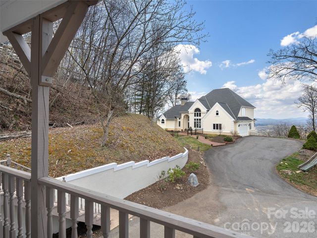 33 Elk Ridge Drive, Asheville, NC 28804