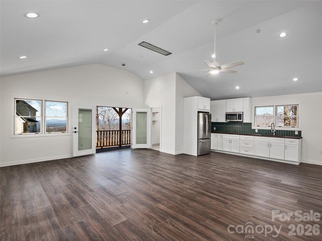 33 Elk Ridge Drive, Asheville, NC 28804