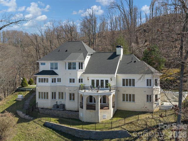 33 Elk Ridge Drive, Asheville, NC 28804