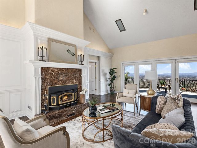 33 Elk Ridge Drive, Asheville, NC 28804