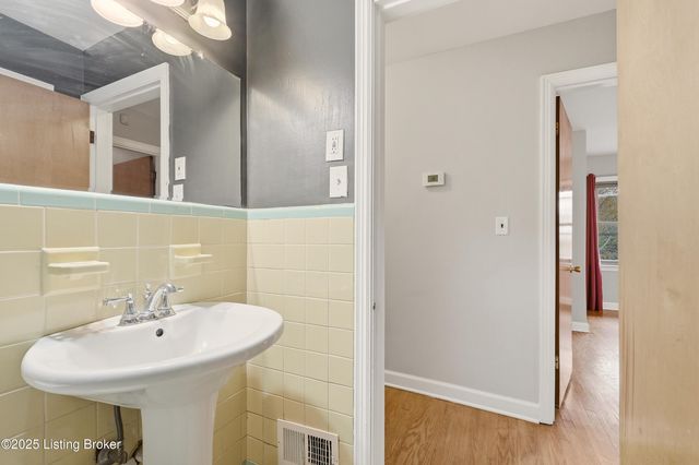 6709 Morocco Dr, Louisville, KY 40214