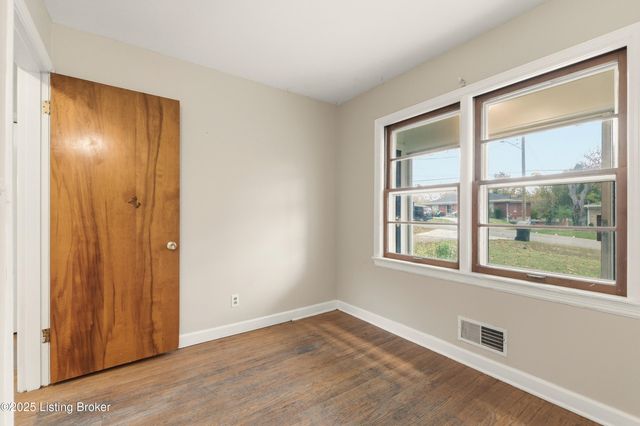 6709 Morocco Dr, Louisville, KY 40214