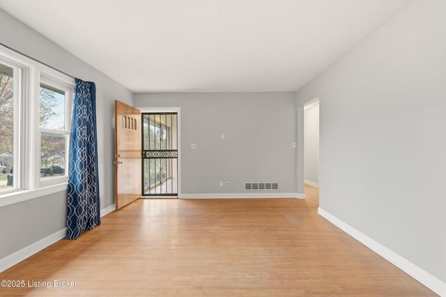 6709 Morocco Dr, Louisville, KY 40214