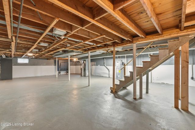 6709 Morocco Dr, Louisville, KY 40214