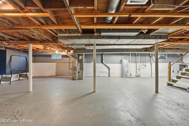 6709 Morocco Dr, Louisville, KY 40214