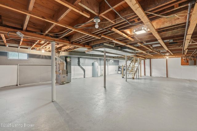 6709 Morocco Dr, Louisville, KY 40214