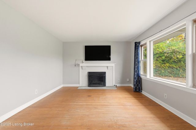 6709 Morocco Dr, Louisville, KY 40214