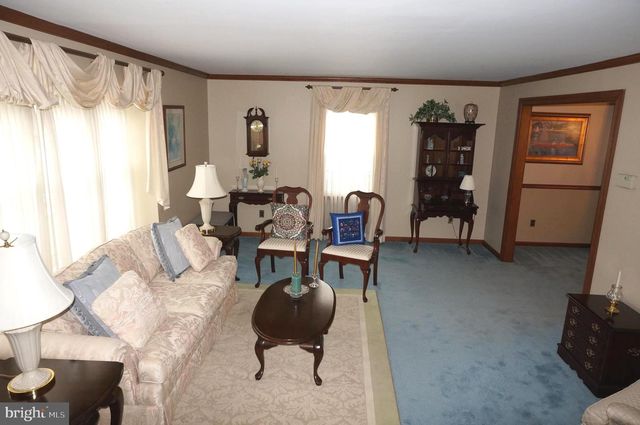 123 SHELLY LN, Delran, NJ 08075