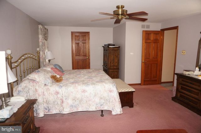 123 SHELLY LN, Delran, NJ 08075