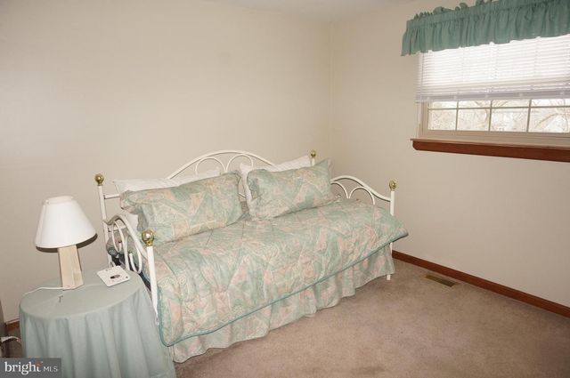 123 SHELLY LN, Delran, NJ 08075