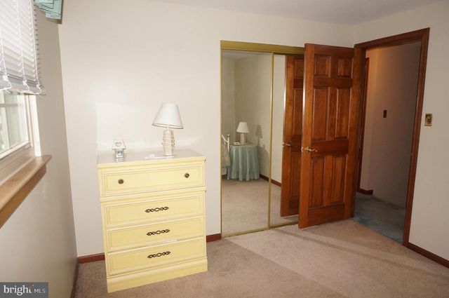 123 SHELLY LN, Delran, NJ 08075