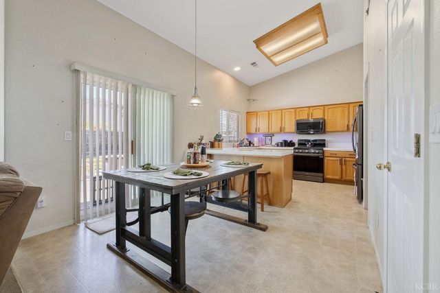 1587 Persimmon Street, Lemoore, CA 93245