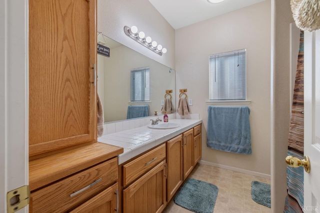 1587 Persimmon Street, Lemoore, CA 93245