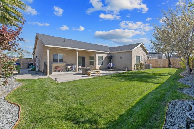 1587 Persimmon Street, Lemoore, CA 93245