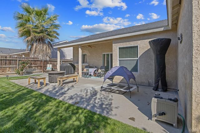 1587 Persimmon Street, Lemoore, CA 93245