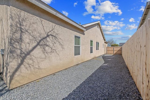1587 Persimmon Street, Lemoore, CA 93245
