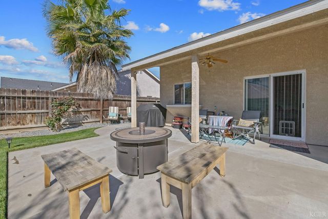 1587 Persimmon Street, Lemoore, CA 93245