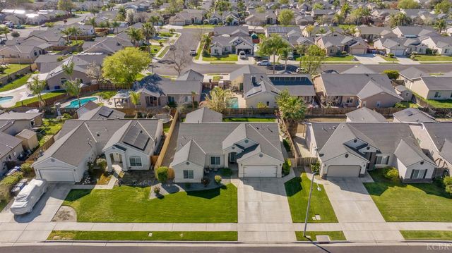 1587 Persimmon Street, Lemoore, CA 93245