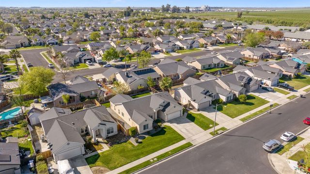 1587 Persimmon Street, Lemoore, CA 93245