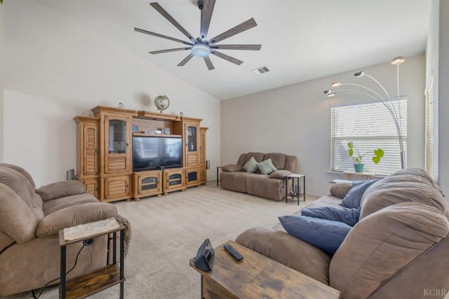 1587 Persimmon Street, Lemoore, CA 93245